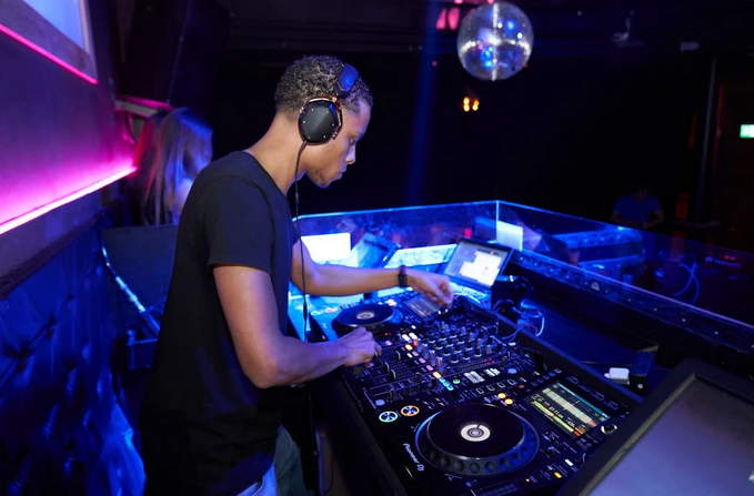 Silent Party Killer: Top Tips to Prevent a Tech Meltdown at Your Event